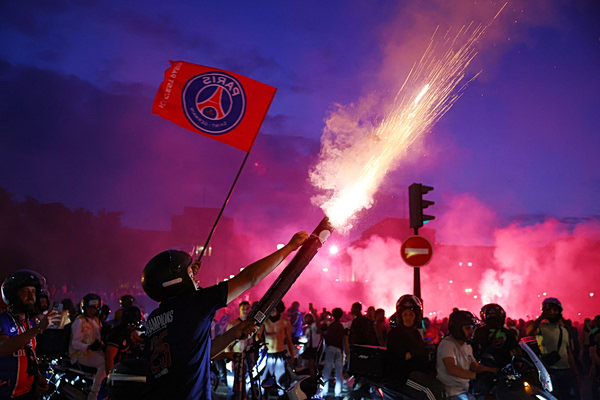 Περισσότερες από 410 συλλήψεις στη Γαλλία, οι 283 στο Παρίσι κατά τη διάρκεια σοβαρών επεισοδίων [βίντεο]