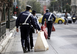 Αθήνα: Διακοπή της κυκλοφορίας στο Κέντρο λόγω θραύσης αγωγού ύδρευσης