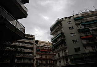 Στην Αθήνα ολόκληρος μισθός δεν φτάνει ούτε για το νοίκι – Η Ευρώπη σε στεγαστικό αδιέξοδο
