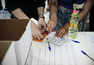 Πανελλαδικές 2026: Οι απαντήσεις στα θέματα Νεοελληνικής Γλώσσας και Λογοτεχνίας