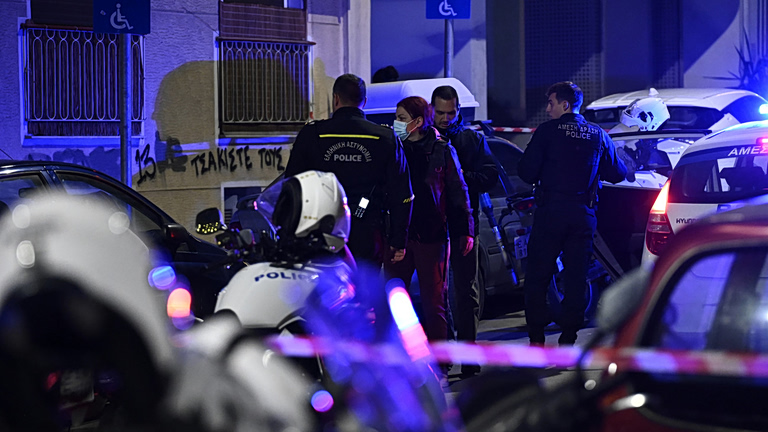 Αμπελόκηποι: «Πήρα το πάπλωμα και μια λινάτσα, την τύλιξα και έκρυψα το πτώμα στο πατάρι» – Η κυνική απολογία του συζυγοκτόνου