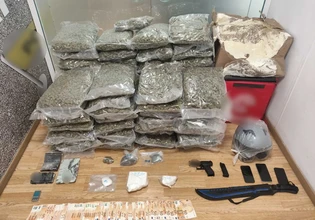 Συνελήφθη 25χρονος για διακίνηση ναρκωτικών – Έκρυβε 76 κιλά κάνναβης στο σπίτι του