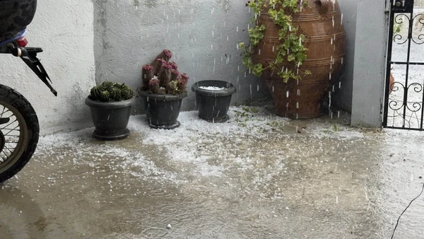 Καταιγίδες και χαλάζι χτύπησαν Ήπειρο και Κρήτη – Ανησυχία για ζημιές σε καλλιέργειες