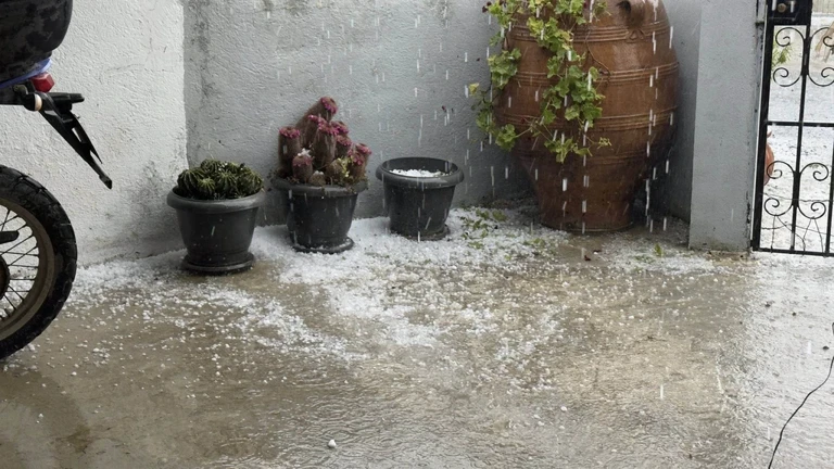 Καταιγίδες και χαλάζι χτύπησαν Ήπειρο και Κρήτη – Ανησυχία για ζημιές σε καλλιέργειες