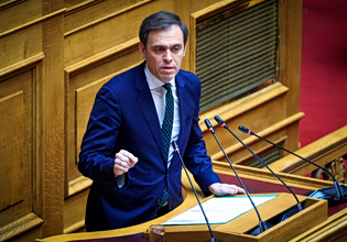 Μάντζος: Η προπαγάνδα είναι το ύστατο καταφύγιο ενός συστήματος εξουσίας σε αποδρομή