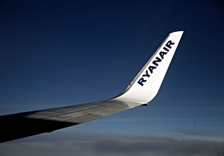Ryanair: Ανακοίνωσε στους εργαζομένους ότι κλείνει τη βάση της στη Θεσσαλονίκη – Το «παράθυρο» που αφήνει