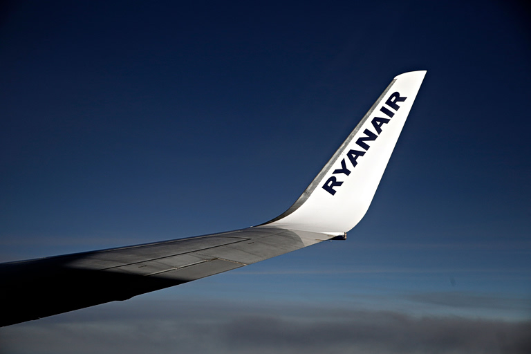 Ryanair: Ανακοίνωσε στους εργαζομένους ότι κλείνει τη βάση της στη Θεσσαλονίκη - Το «παράθυρο» που αφήνει