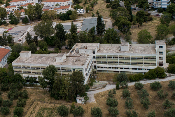 Πώς συνέβη η τραγωδία στο Δαφνί – Δράστης και θύμα ήταν στον ίδιο θάλαμο από την Παρασκευή