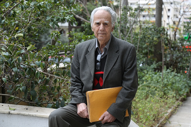 «Έφυγε» ο θρυλικός εκφωνητής του Ολυμπιακού, Στάθης Γαβάκης (pic)