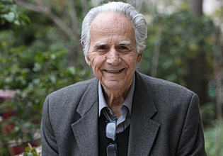 «Η φωνή του ταυτίστηκε με τον Θρύλο» – Τα συλλυπητήρια της ΠΑΕ Ολυμπιακός για τον Στάθη Γαβάκη