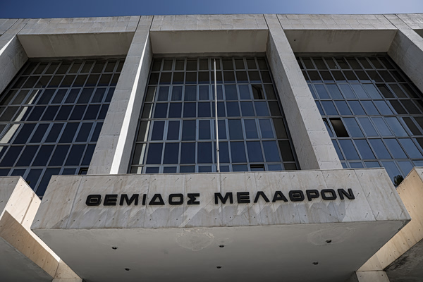 ΠΑΣΟΚ για αποκάλυψη in: Η κυβέρνηση είναι βαρύτατα εκτεθειμένη, όσο ξετυλίγεται το κουβάρι της συγκάλυψης
