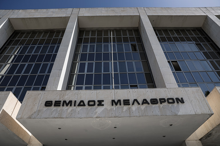 ΠΑΣΟΚ για αποκάλυψη in: Η κυβέρνηση είναι βαρύτατα εκτεθειμένη, όσο ξετυλίγεται το κουβάρι της συγκάλυψης