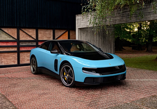 Αγρίεψαν οι τιφόζι της Ferrari μετά την παρουσίαση της ηλεκτροκίνητης Luce – Έξαλλοι οι Ιταλοί