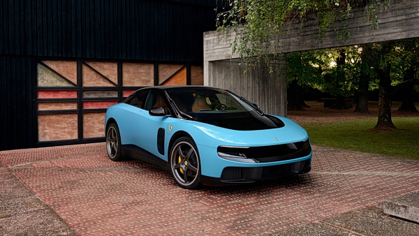 Αγρίεψαν οι τιφόζι της Ferrari μετά την παρουσίαση της ηλεκτροκίνητης Luce – Έξαλλοι οι Ιταλοί
