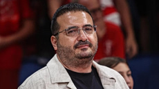 Τρόμος στον αέρα για τον Γιανάι: Αναγκαστική προσγείωση στη Βαρκελώνη μετά από σύγκρουση με σμήνος πουλιών