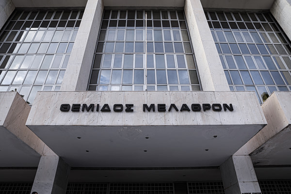 Δυο μέτρα και δυο σταθμά; Θα αστειεύεστε…