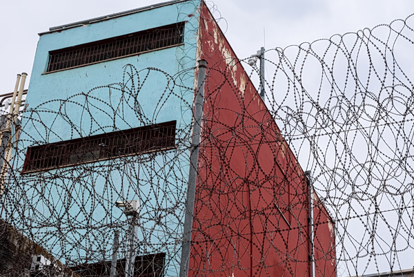 Υποψία σκανδάλου στα προγράμματα κατάρτισης – Το έργο στις φυλακές που τροποποιήθηκε και τα κέντρα που αποκλείστηκαν
