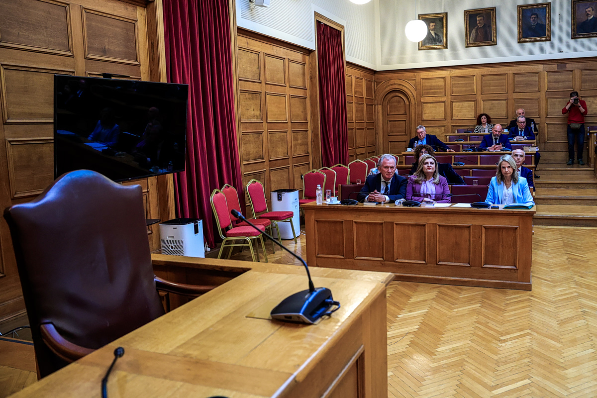 Εβδομάδα εξελίξεων στη Βουλή: Την Τετάρτη στην επιτροπή Θεσμών οι Δεμίρης και Τζαβέλλας για τις υποκλοπές