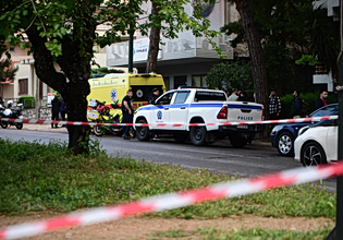 Συνδέεται το συμβόλαιο θανάτου του Μοσχούρη με τη δολοφονία Καραϊβάζ; Οι έρευνες των Αρχών και η δικογραφία στο θωρακισμένο ΙΧ