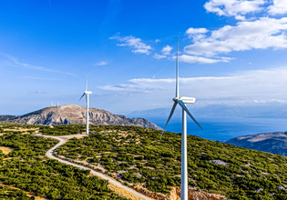 Πού επιτρέπονται και πού απαγορεύονται οι ανεμογεννήτριες με το νέο χωροταξικό ΑΠΕ