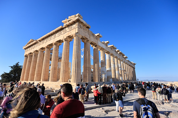 Ποιοι τουρίστες ξοδεύουν και πόσο στην Ελλάδα