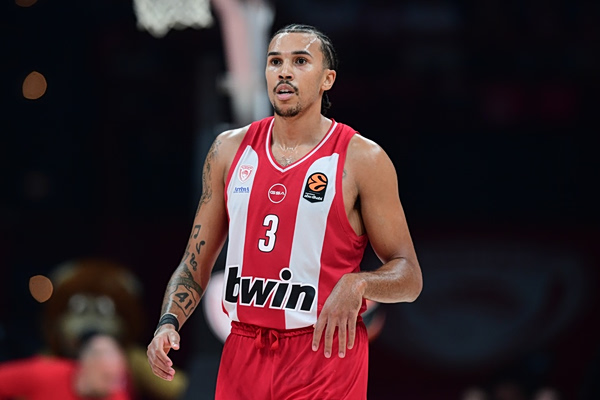 Ολυμπιακός: Νοκ-άουτ ο Γουόρντ από το Game 3 με τη Μονακό