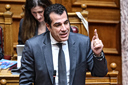 Ο Πλεύρης μοιράζει «ποινές»: Ζητά άρση αδειών παραμονής μεταναστών για τα περιστατικά σε Σύμη και Κηφισιά