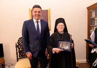 Συνάντηση Κικίλια με τον Οικουμενικό Πατριάρχη Bαρθολομαίο – «Μήνυμα ενότητας σε περίοδο διεθνών προκλήσεων»