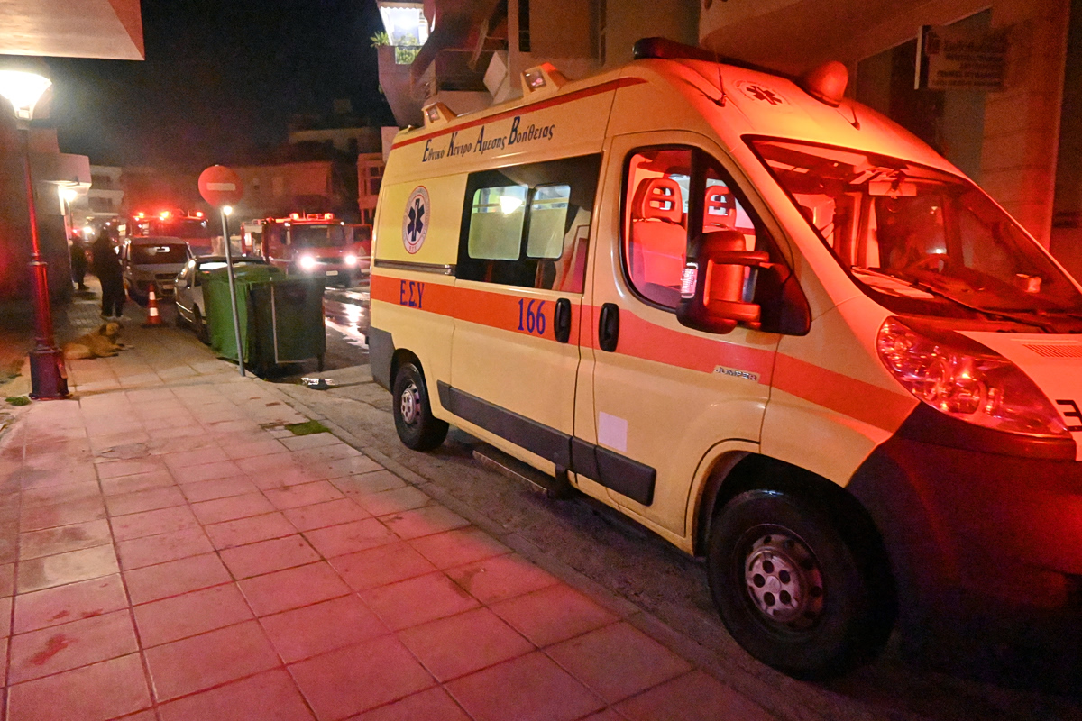 Σε κρίσιμη κατάσταση άνδρας που παρασύρθηκε από ΙΧ στην Πετρούπολη