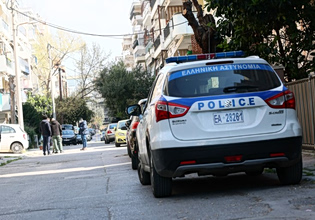 Περιστέρι: Στο νοσοκομείο παραμένουν τα έξι παιδιά που ζούσαν σε σπίτι τρώγλη – Χειροπέδες στους γονείς για παραμέληση