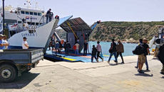 Σαράντα πρόσφυγες και μετανάστες έφτασαν σήμερα στη Γαύδο – Ανάμεσά τους γυναίκες και ένα παιδί