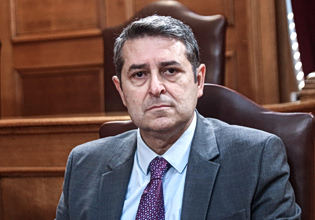 Στην Ελλάδα ο Γιώργος Μυλωνάκης μετά τη θεραπεία στη Γερμανία – Αισιοδοξία για την πορεία της υγείας του