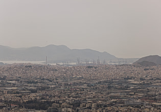 Αφρικανική σκόνη, μικρή πτώση της θερμοκρασίας και… καταιγίδες σήμερα
