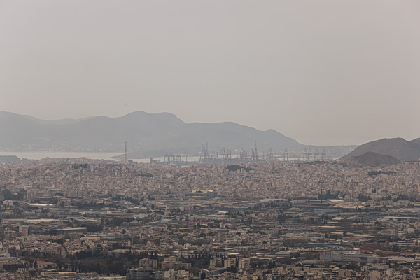 Αφρικανική σκόνη, μικρή πτώση της θερμοκρασίας και… καταιγίδες σήμερα
