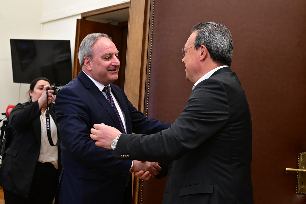 Εκλογές στην Κύπρο: Ευχήθηκε στον Στεφάνου του ΑΚΕΛ ο Φάμελλος μετά την ανακοίνωση των exit polls