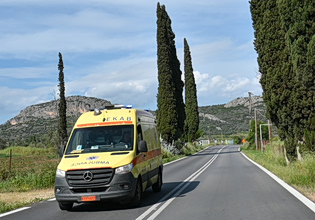 Στο ΠΑΓΝΗ παιδί που έπεσε σε γκρεμό 11 μέτρων