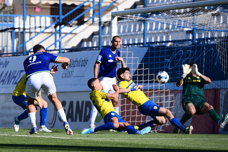 Οι αθλητικές μεταδόσεις (2/5): Πού θα δείτε τα play outs της Super League και την δράση στην Ευρώπη