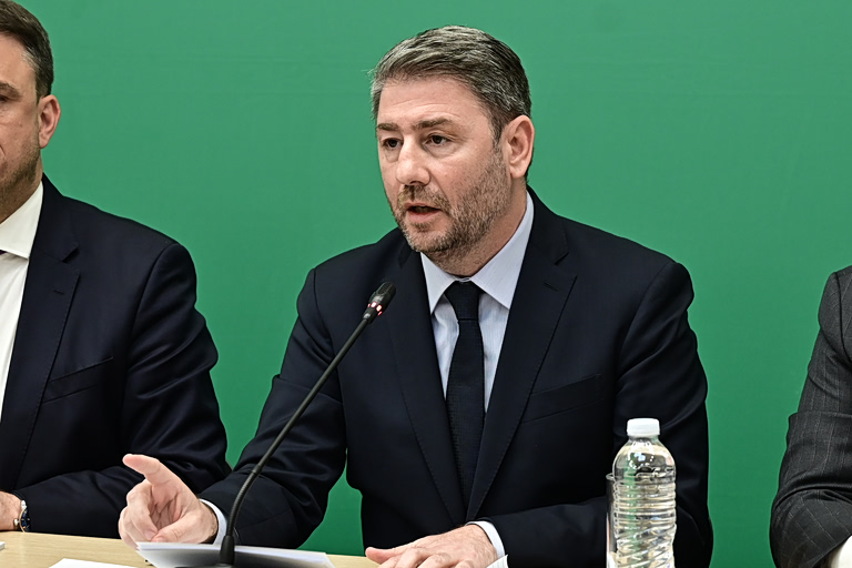 Συνταγματική Αναθεώρηση: Το ΠΑΣΟΚ απαντά στο Μαξίμου με ολοκληρωμένη πρόταση