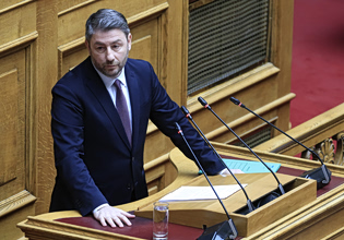 ΠΑΣΟΚ για Γεωργιάδη: Ο επαγγελματίας λασπολόγος επιχειρεί να διασώσει μια κυβέρνηση βυθισμένη στη διαφθορά