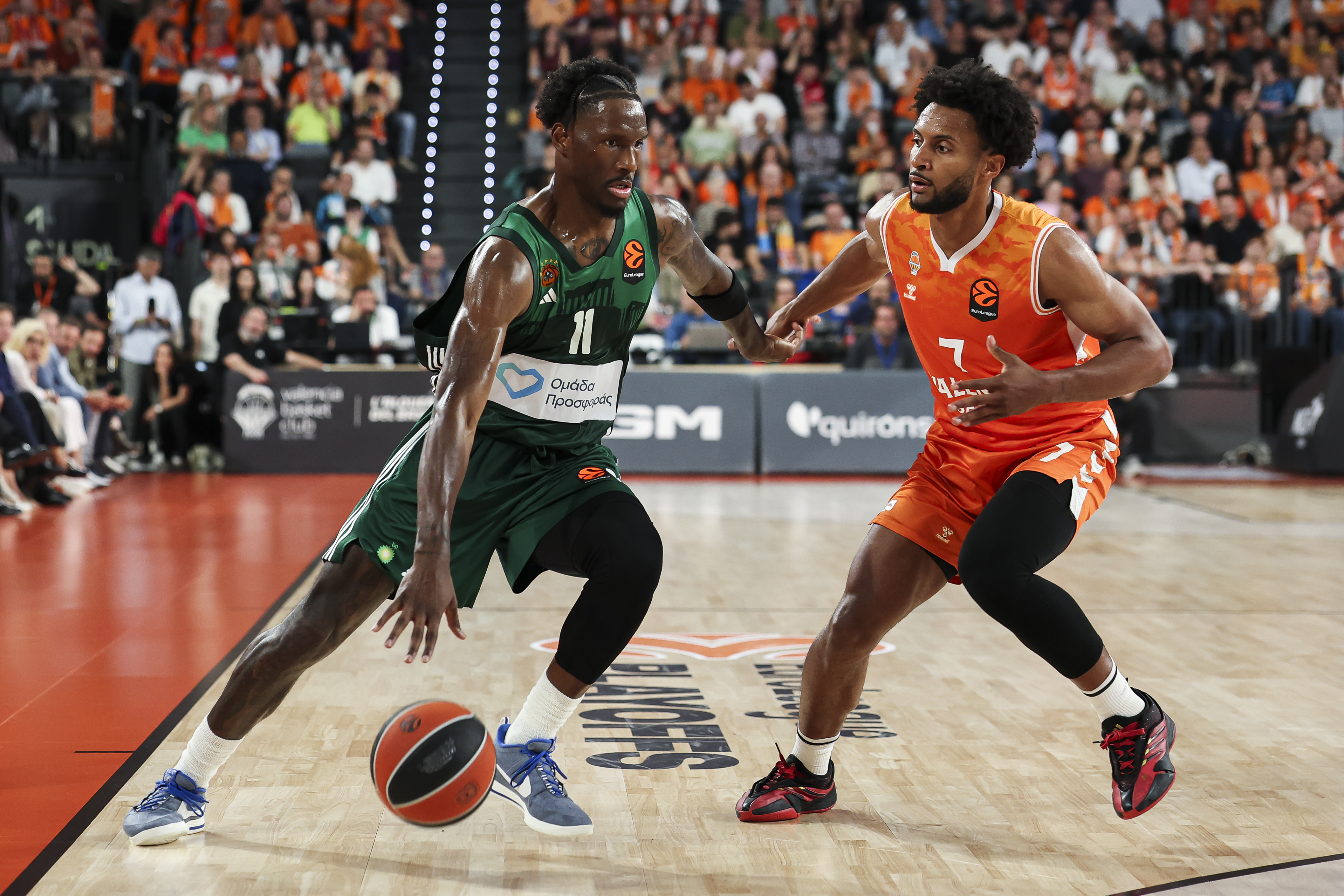 Βαλένθια – Παναθηναϊκός 105-107: Buzzer beater του Χέις Ντέιβις, νέο μπρέικ και 2-0!