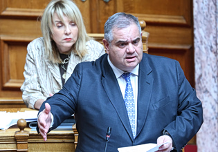 Πυρά ΠΑΣΟΚ για τον Βασίλη Σπανάκη για ενοικίαση ακινήτου στα ΕΛΤΑ – «Δεν έχω καμία σχέση εγώ», απαντά ο υφυπουργός