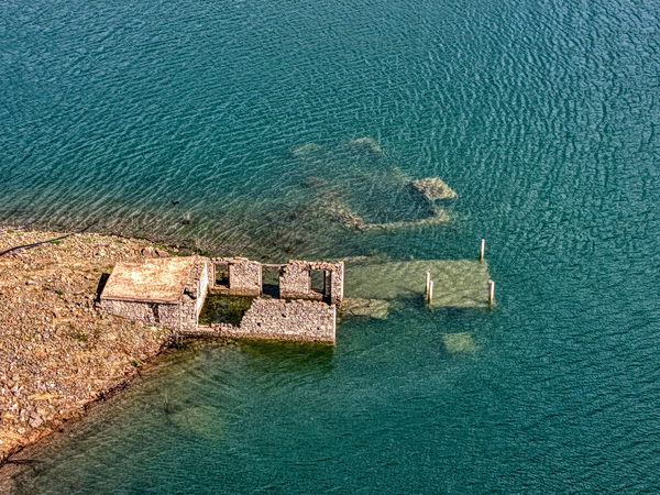 Μόρνος: Σε υψηλά επίπεδα η στάθμη – Βυθίστηκε το χωριό Κάλλιο