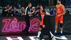 Βαλένθια: Δύσκολα ο Πουέρτο στο Game 4, κυκλοφορεί με πατερίτσες (vid)