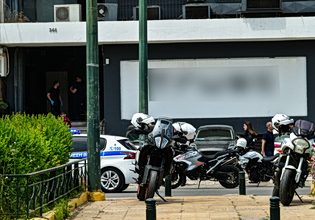 Καλλιθέα: Ποινική δίωξη για απόπειρα ανθρωποκτονίας σε βάρος του 58χρονου που πυροβόλησε γυναίκα