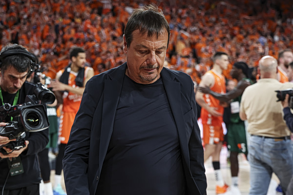 Βαλένθια – Παναθηναϊκός: Το χειροκρότημα του Αταμάν στον Μοντέρο (pic)