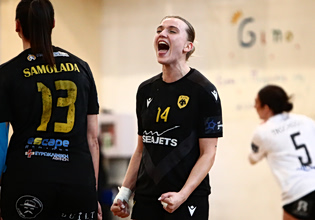 ΑΕΚ – ΠΑΟΚ 37-36: Προβάδισμα τίτλου για την Ένωση, έκανε το 1-0 στους τελικούς του πρωταθλήματος (vid)