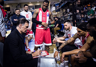 Μπαρτζώκας για Βεζένκοφ: «Θα μπορούσε να παίξει, αλλά δεν θέλαμε να ρισκάρουμε»