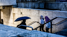 Καιρός: Σε ποιες περιοχές θα χρειαστεί ομπρέλα – Συνεχίζονται οι ανοιξιάτικες βροχές
