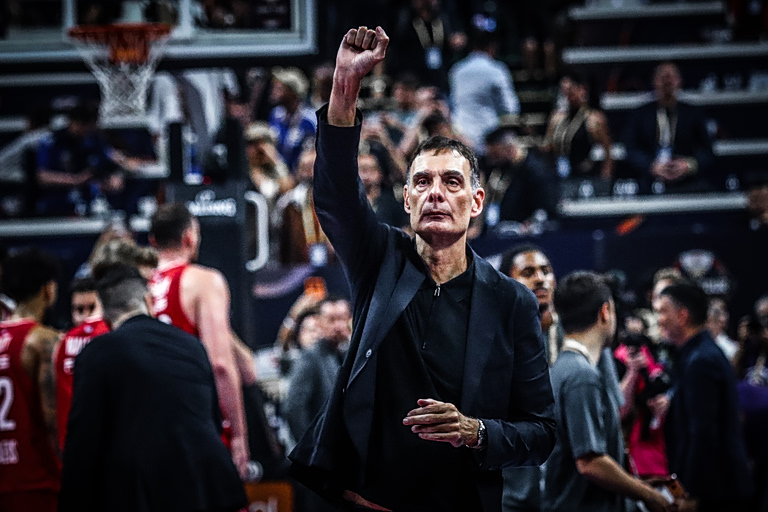 Γιώργος Μπαρτζώκας, η φαντασία στην εξουσία