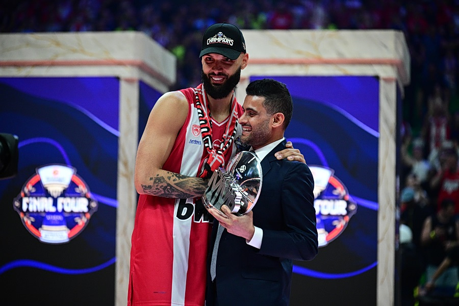 MVP του Final Four της Euroleague ο Φουρνιέ: «Ήταν αδύνατο να χάσουμε με αυτούς τους οπαδούς» (pic)